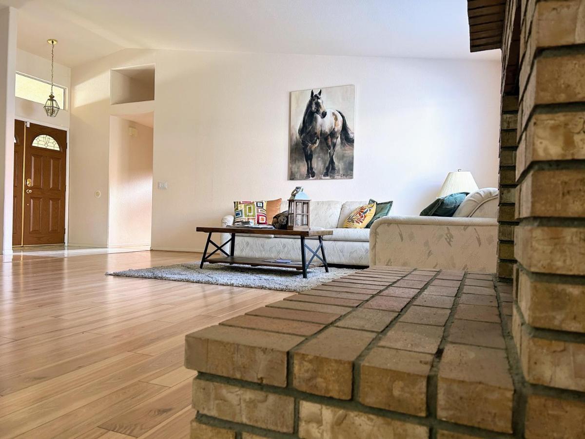 Golden Saddle Suite With Tv And Private Bathroom Hemet Eksteriør billede