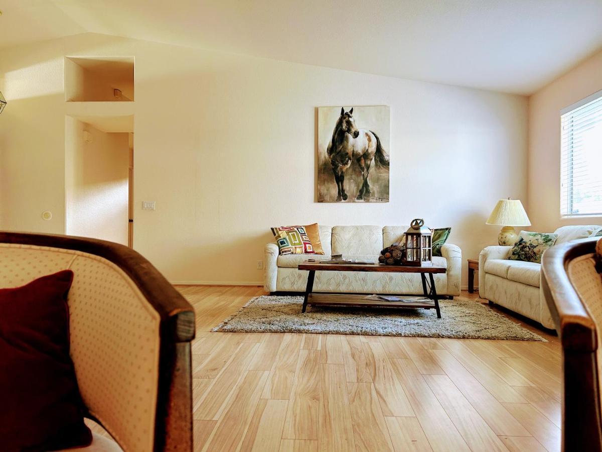 Golden Saddle Suite With Tv And Private Bathroom Hemet Eksteriør billede