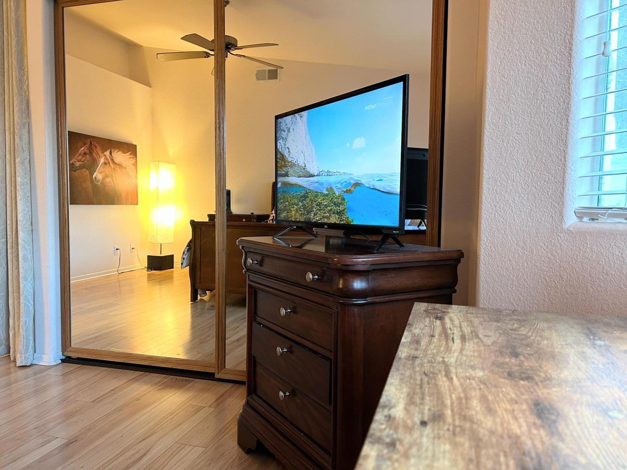 Golden Saddle Suite With Tv And Private Bathroom Hemet Eksteriør billede